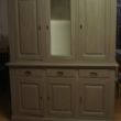 Na: geverfd met Annie Sloan chalkpaint kleur french linen, binnen old white