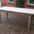 Na ; De tafel is behandeld met french linen en witte was.